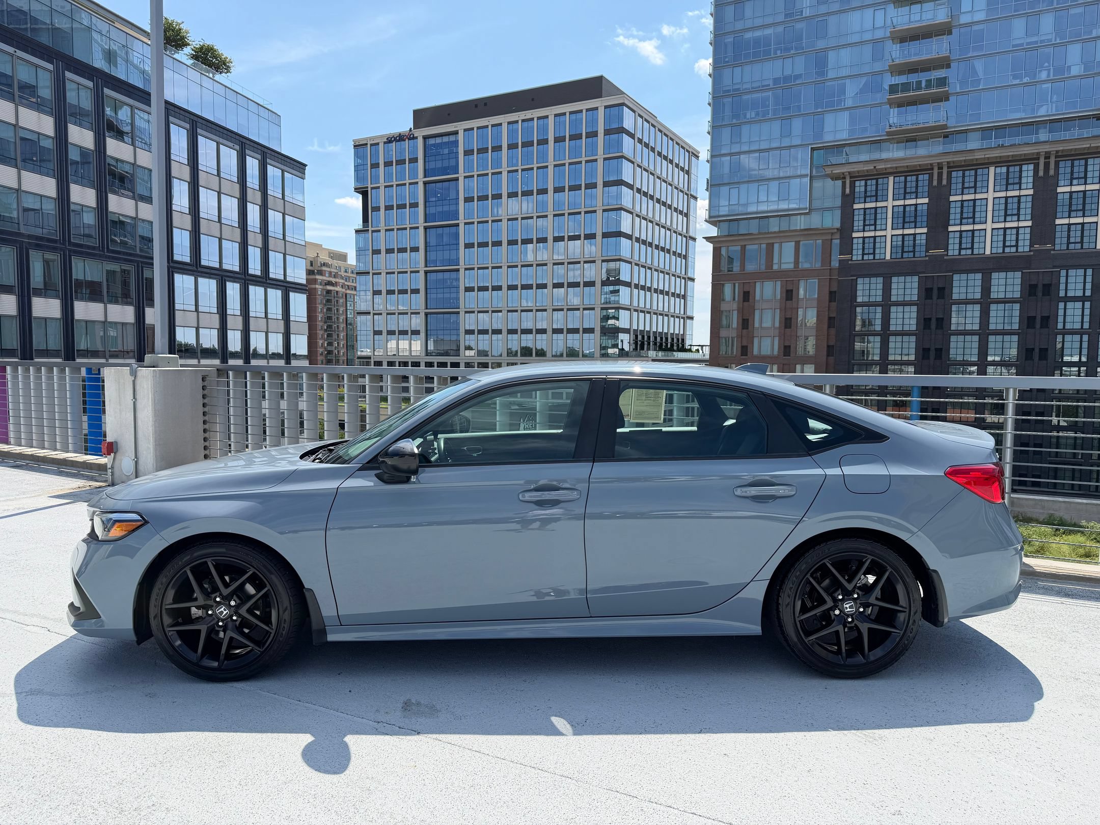 Used 2022 Honda Civic Sport image 2