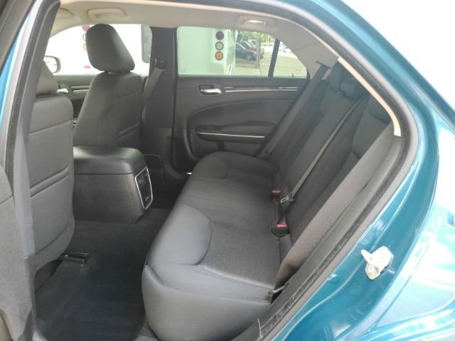 Used 2023 Chrysler 300 Touring w/ Sport Appearance Package image 16