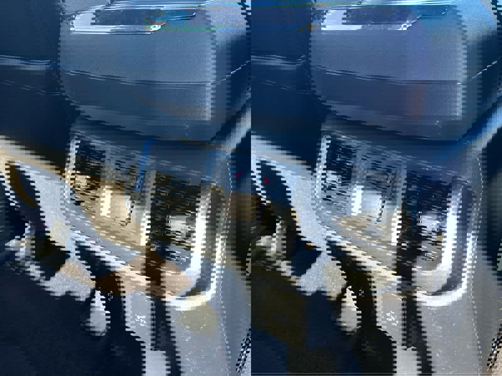 Used 2022 Ford F150 Lariat w/ Equipment Group 502A High image 24