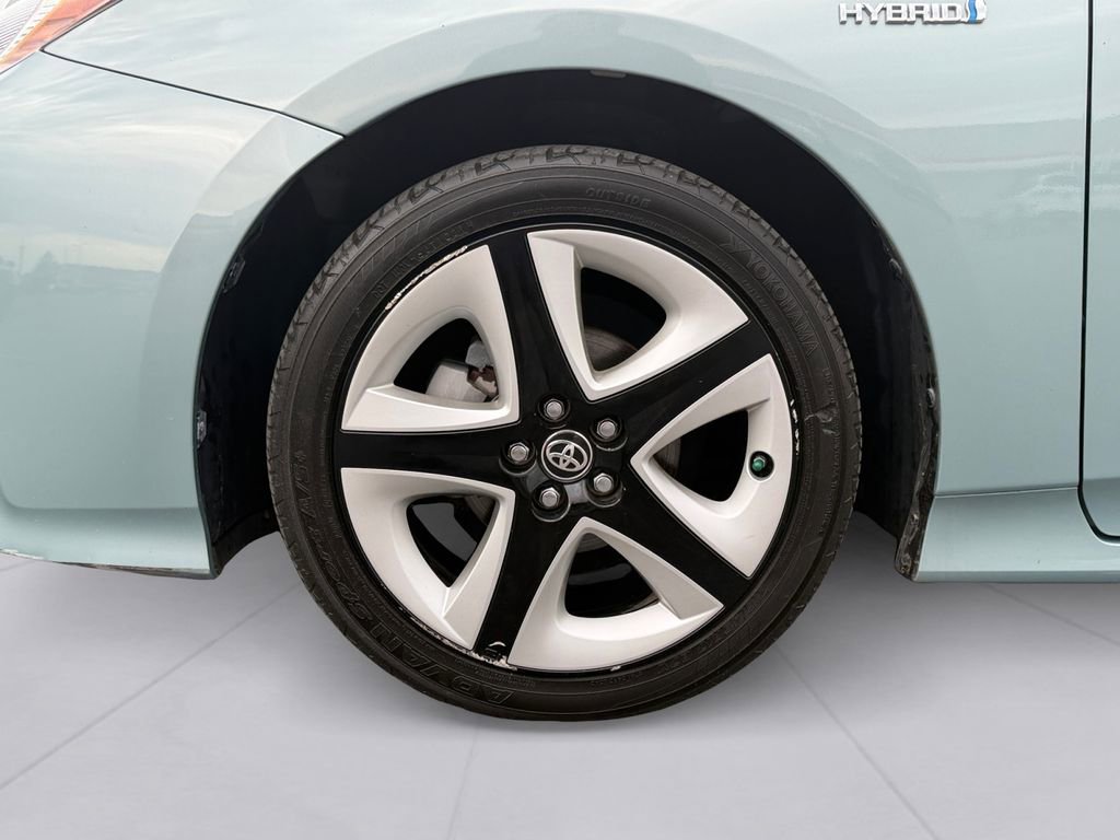 Used 2016 Toyota Prius Three Touring FWD image 9