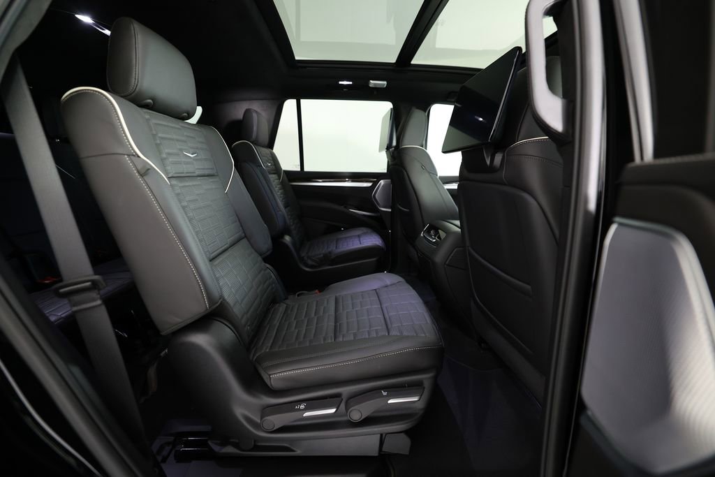 Used 2026 Cadillac Escalade Platinum Sport w/ LPO, ONYX Package AWD/4WD image 11