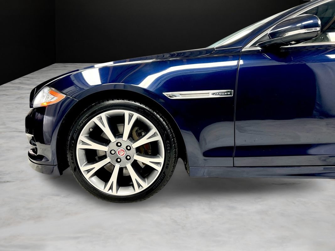 Used 2015 Jaguar XJ AWD/4WD image 12