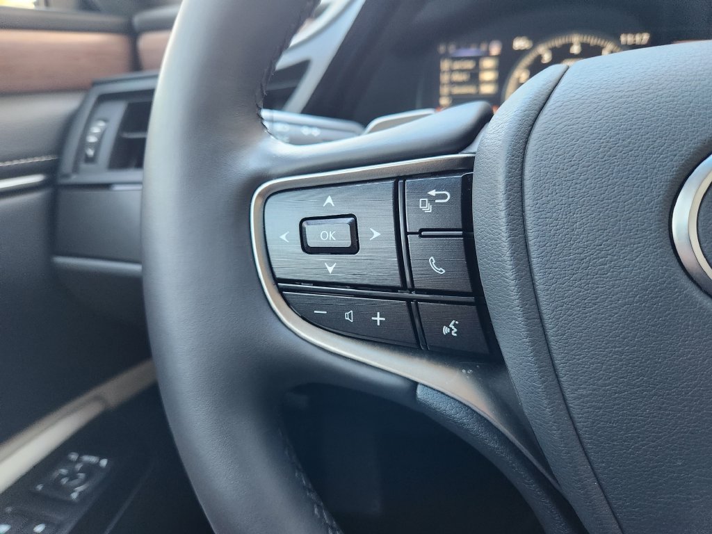Certified 2025 Lexus ES 350 w/ Premium Package FWD image 28