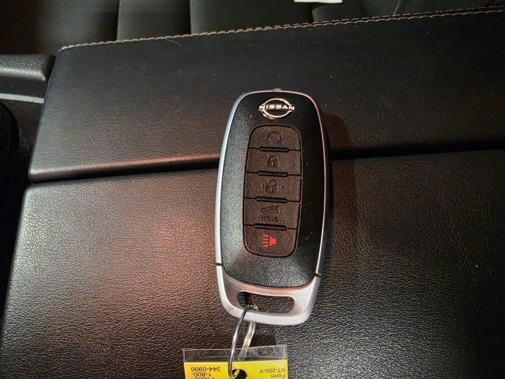 Used 2024 Nissan Rogue SV w/ SV Premium Package AWD/4WD image 10