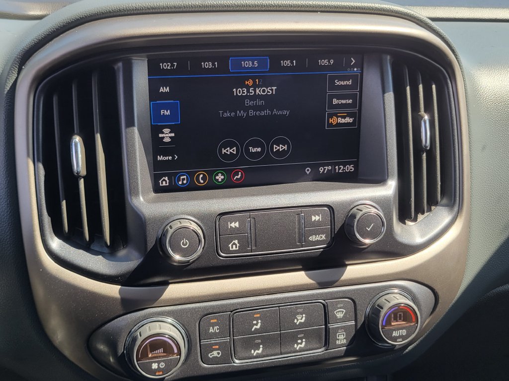 Used 2022 Chevrolet Colorado Z71 w/ Z71 Midnight Edition AWD/4WD image 9