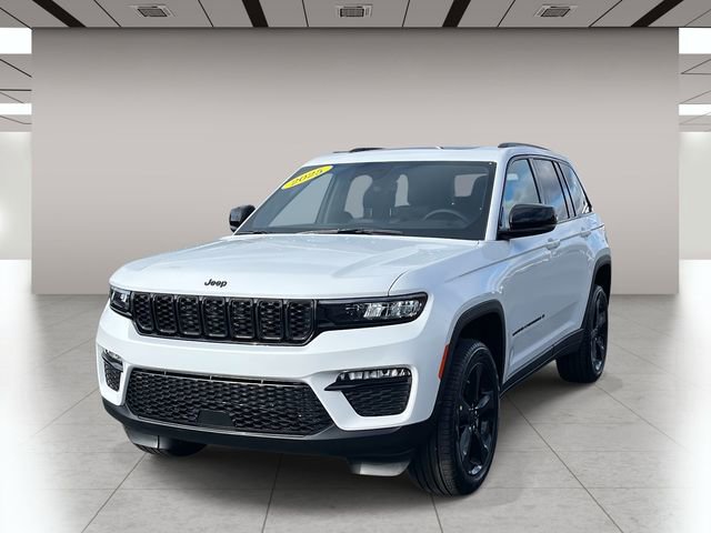 New 2025 Jeep Grand Cherokee Limited w/ Black Appearance Package AWD/4WD image 8