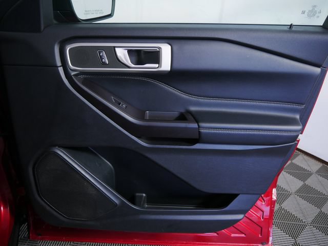 Certified 2020 Ford Explorer XLT w/ Equipment Group 202A AWD/4WD image 9