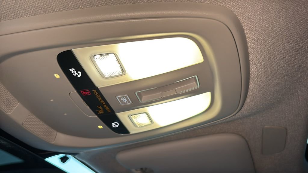 Certified 2023 Volvo XC40 B5 Plus w/ Driver Assist Package image 21