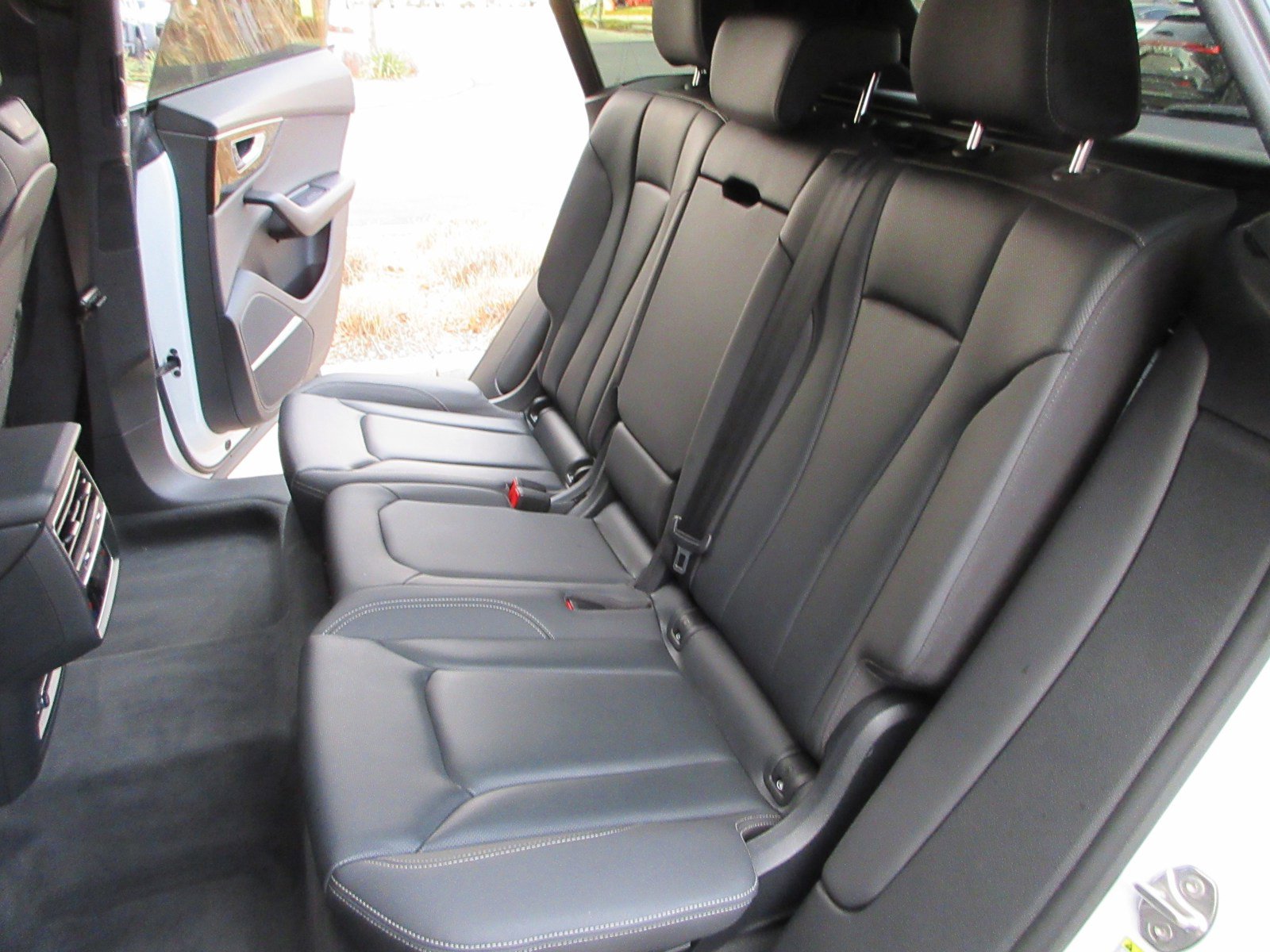 Used 2020 Audi Q8 Premium Plus image 24