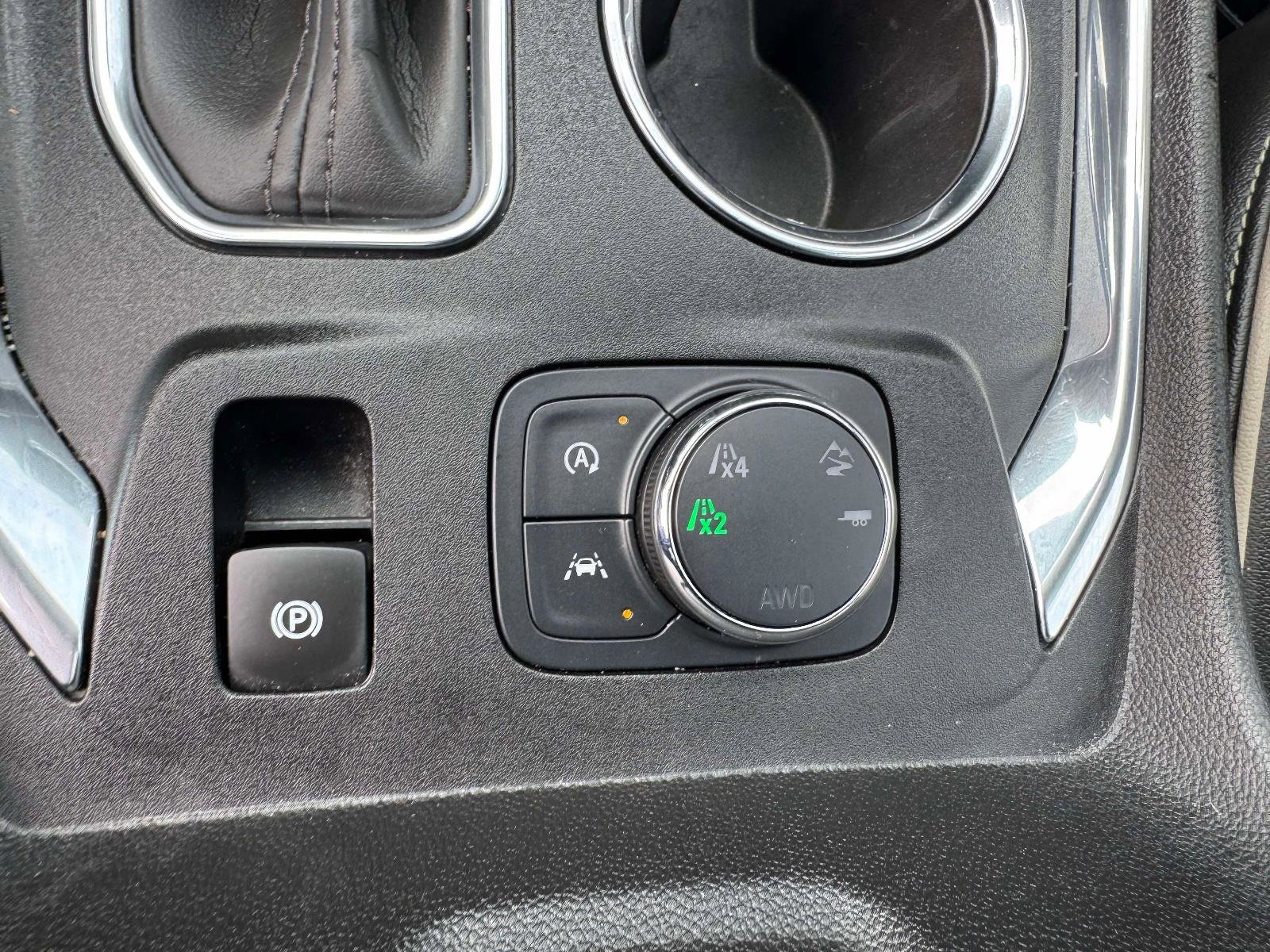 Used 2023 Chevrolet Traverse Premier image 24