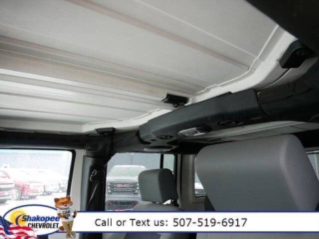 Used 2010 Jeep Wrangler Unlimited Rubicon image 14