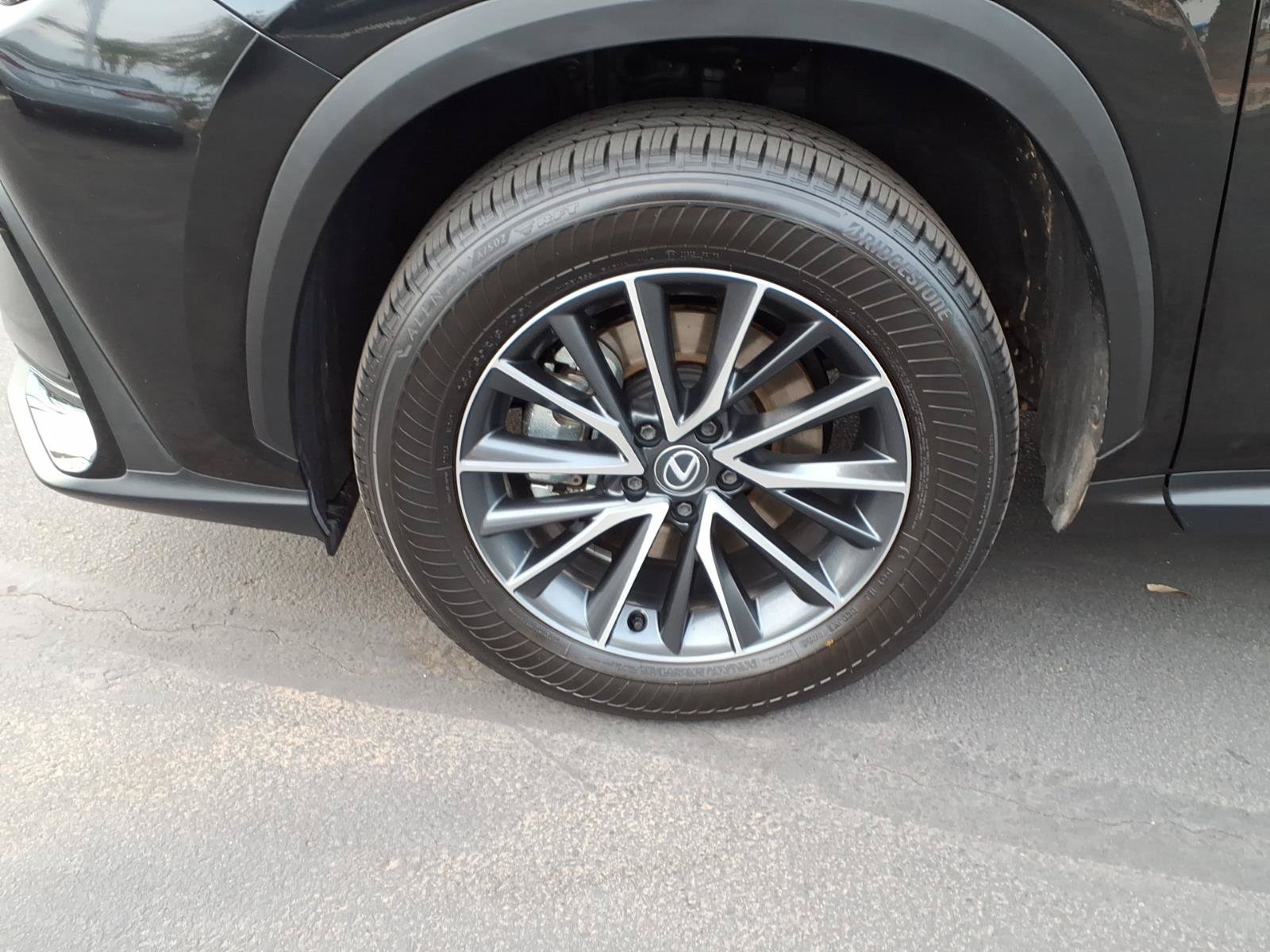 Used 2025 Lexus NX 350h AWD image 9
