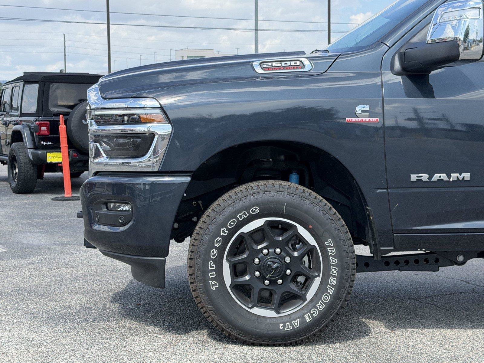 Used 2025 RAM 2500 Laramie AWD/4WD image 10