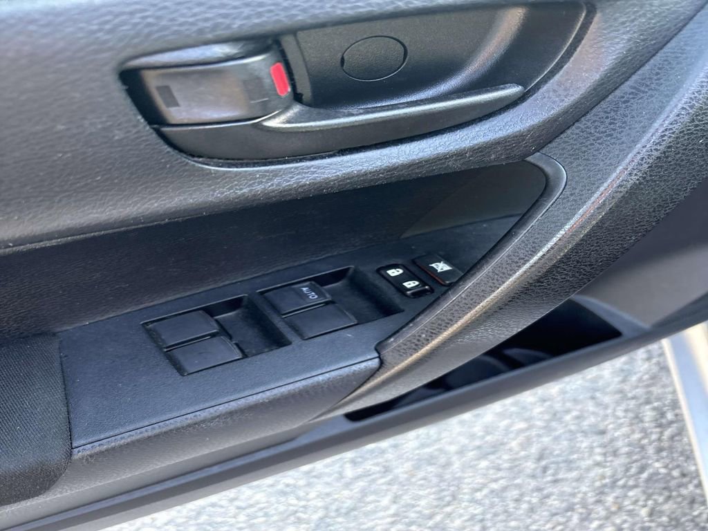 Used 2015 Toyota Corolla L FWD image 7