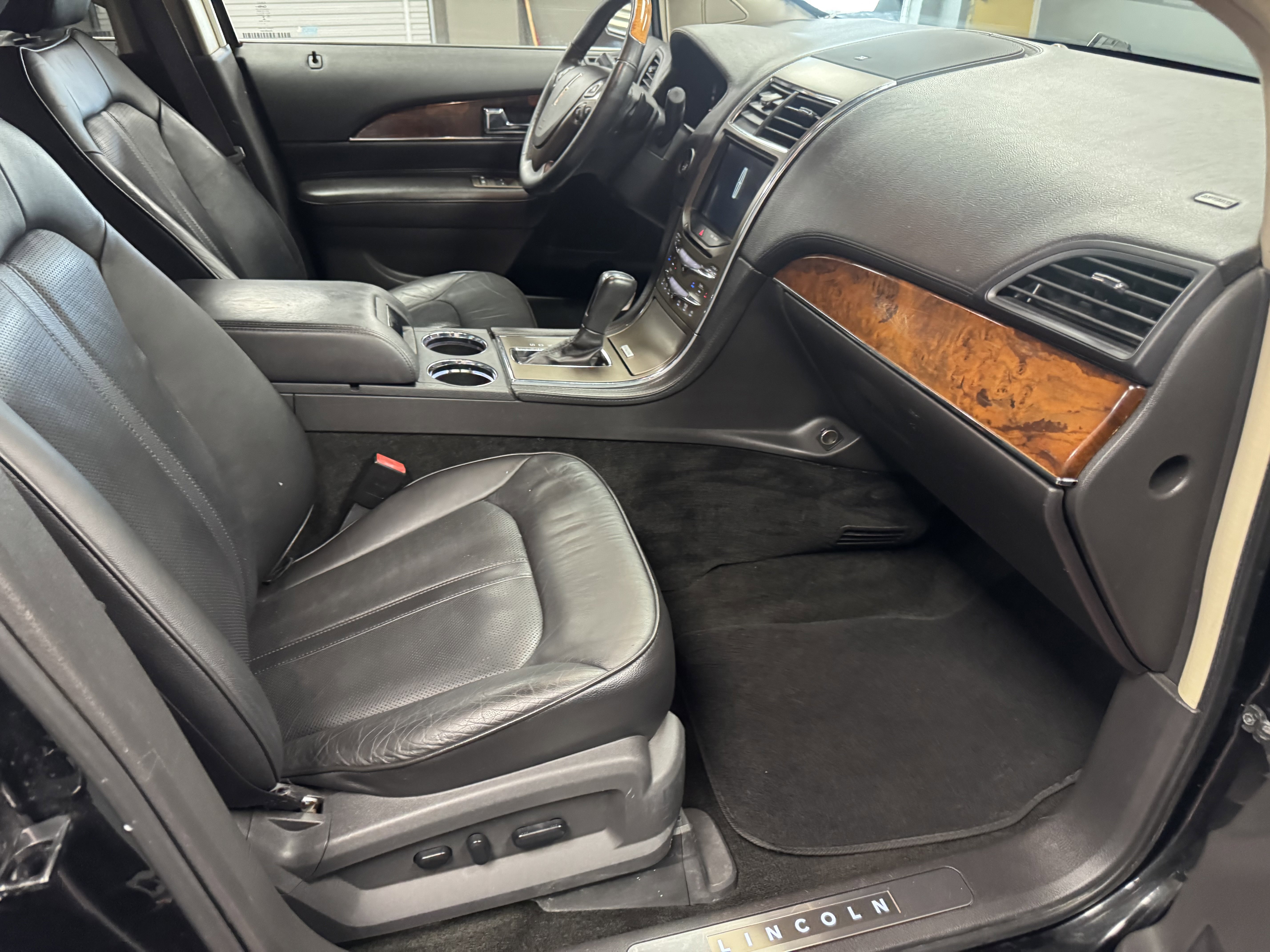 Used 2015 Lincoln MKX FWD 4dr w/ Equipment Group 102A image 15