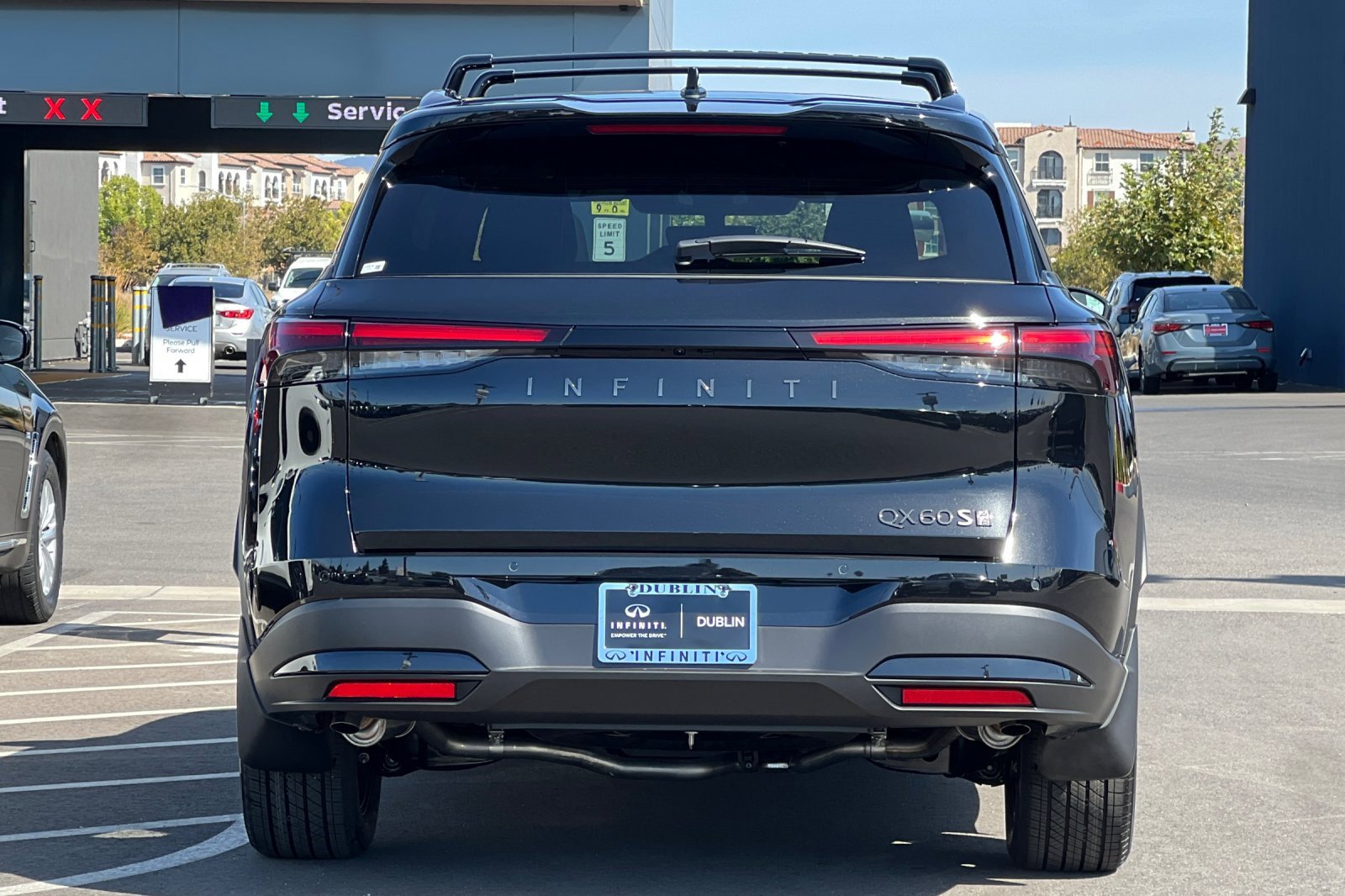 New 2026 INFINITI QX60 Sport w/ Dark Cargo Package image 4