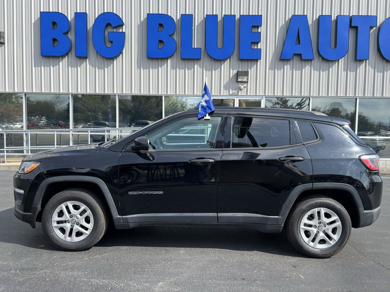 Used 2018 Jeep Compass Sport FWD image 2