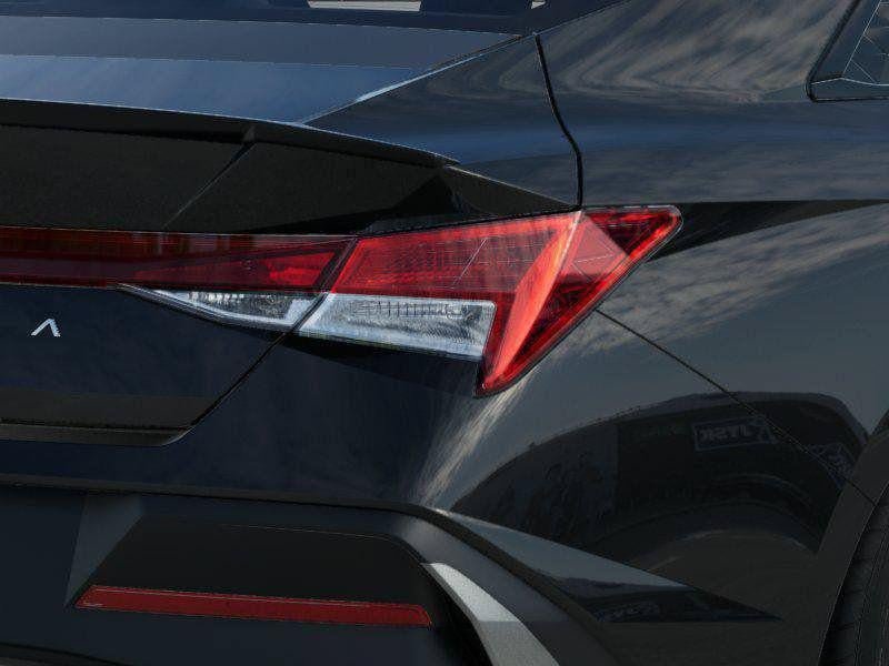 New 2026 Hyundai Elantra SEL Sport FWD image 10