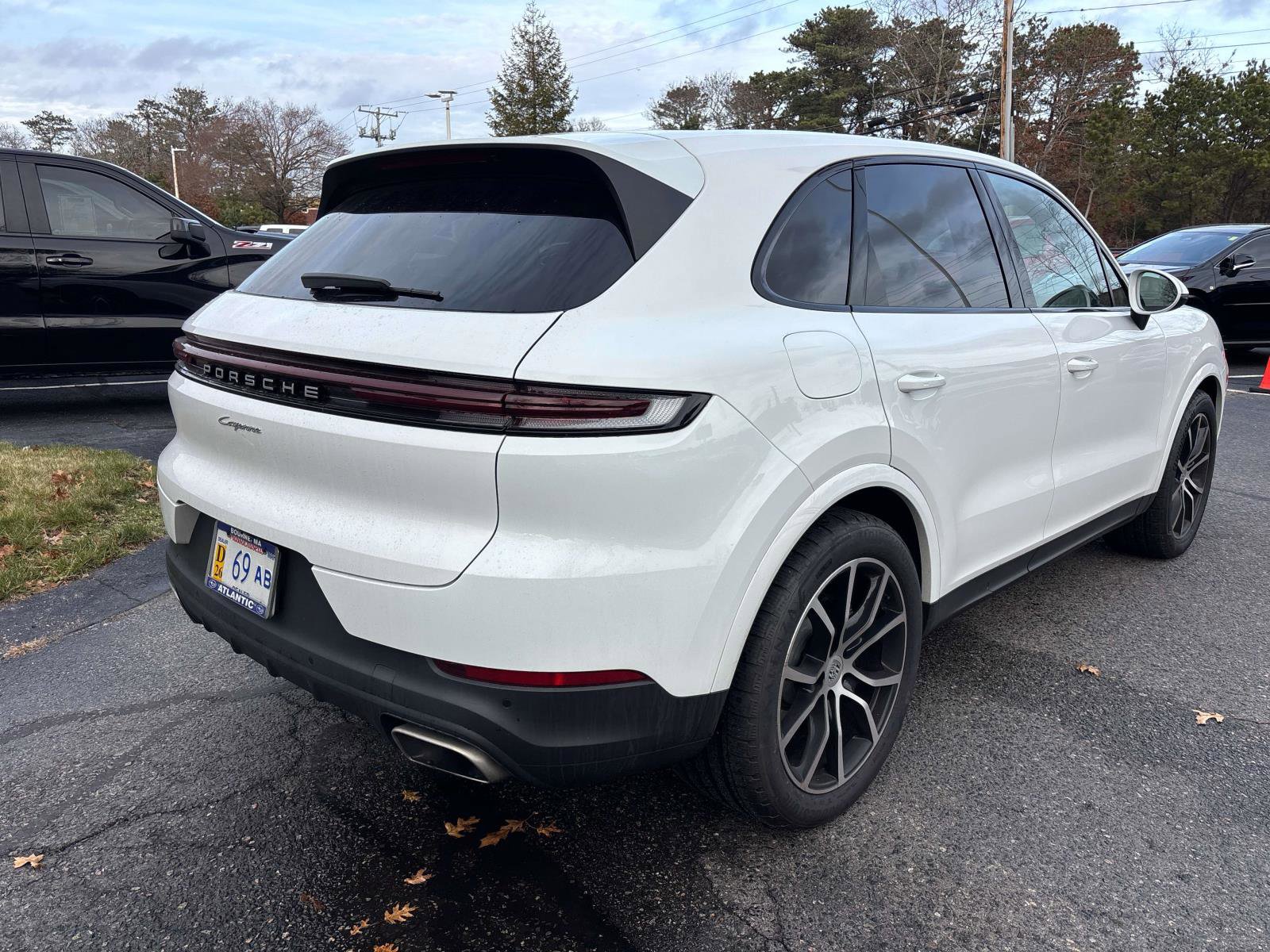 Used 2024 Porsche Cayenne image 3