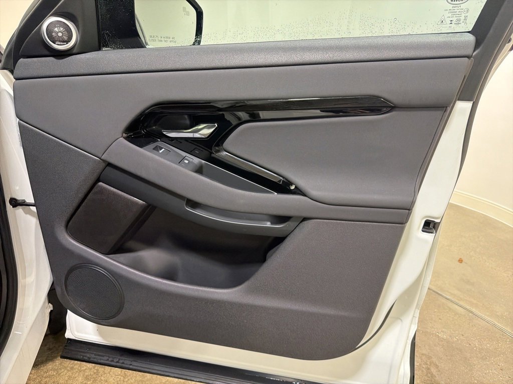 Used 2024 Land Rover Range Rover Evoque S image 23