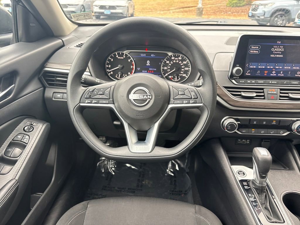 Used 2025 Nissan Altima 2.5 SV image 31