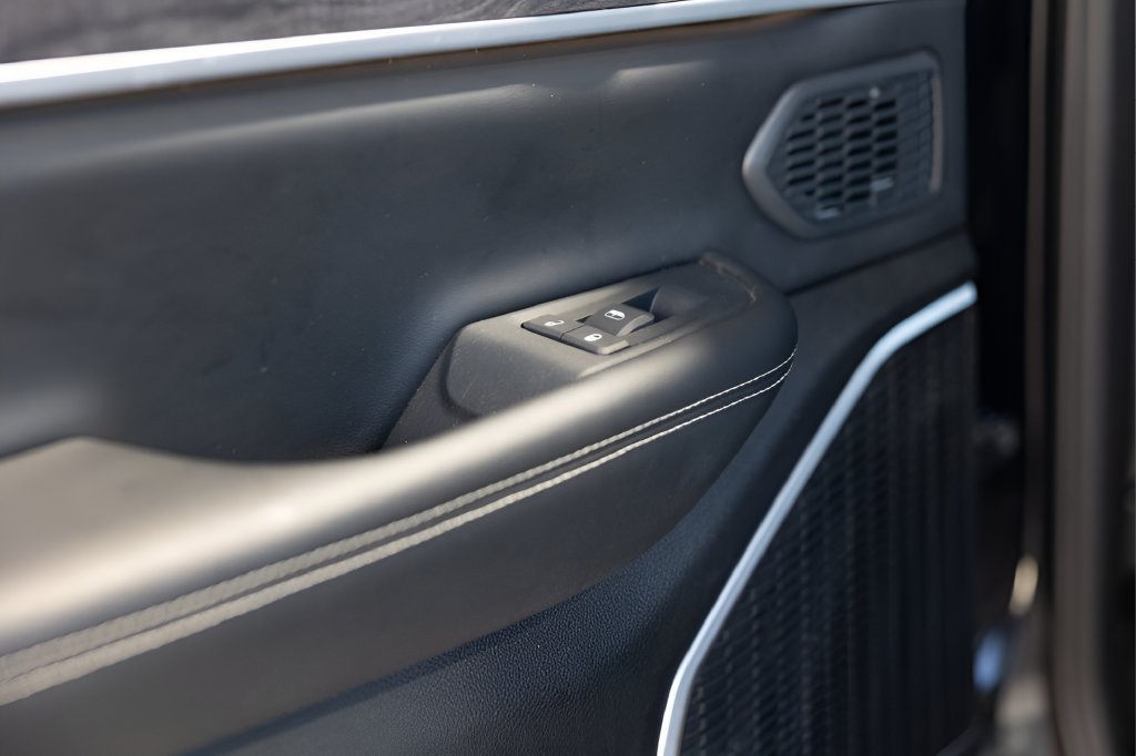 Used 2023 Jeep Grand Cherokee 4WD 4xe image 45