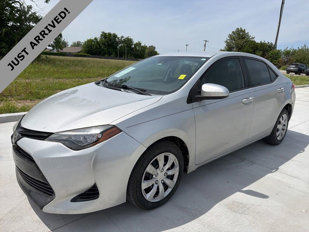 Used 2017 Toyota Corolla LE FWD image 1