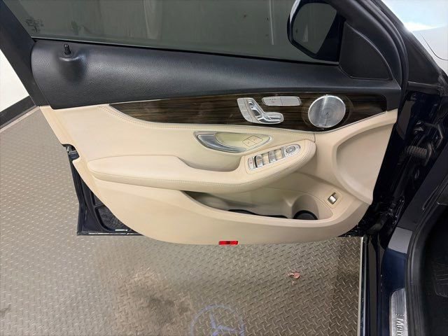 Used 2015 Mercedes-Benz C 300 4MATIC Sedan image 15