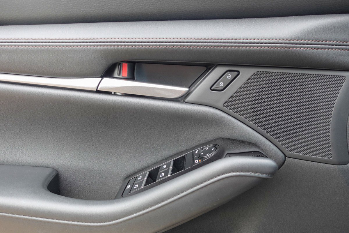 Certified 2025 MAZDA MAZDA3 s image 11