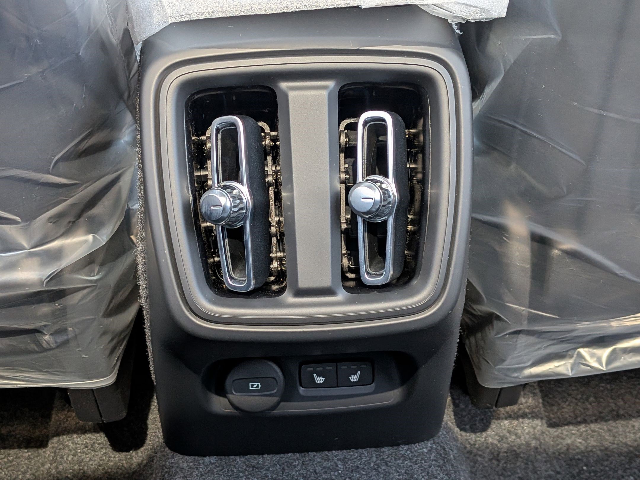 New 2026 Volvo XC40 B5 Ultra w/ Climate Package image 14
