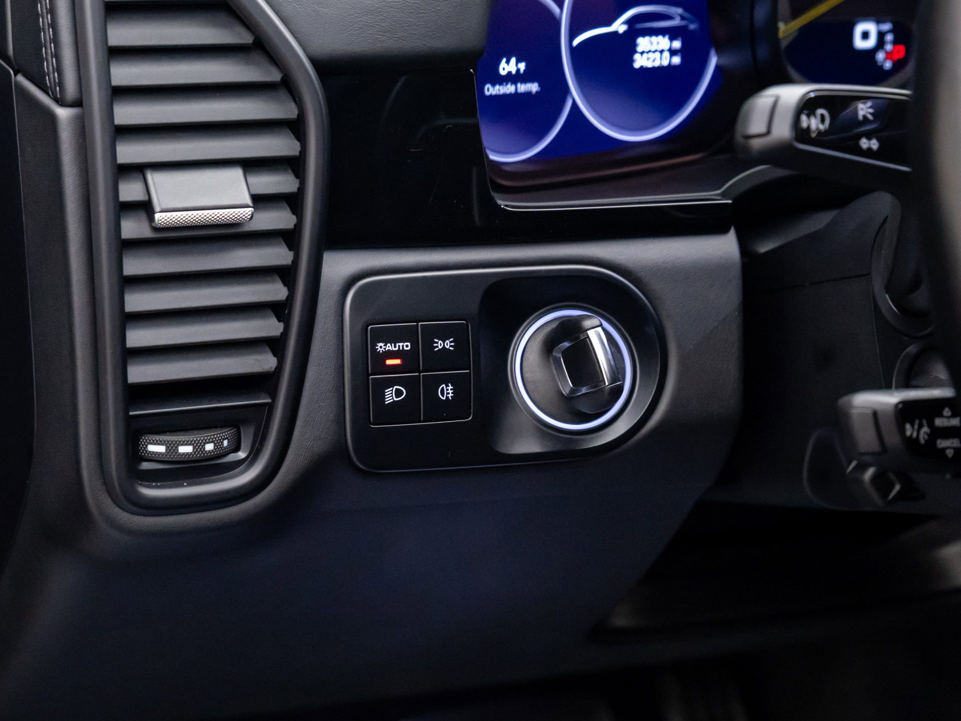 Certified 2022 Porsche Cayenne Turbo GT image 19