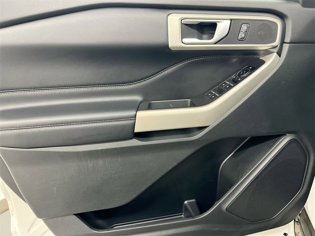Used 2022 Ford Explorer XLT w/ Equipment Group 202A image 20