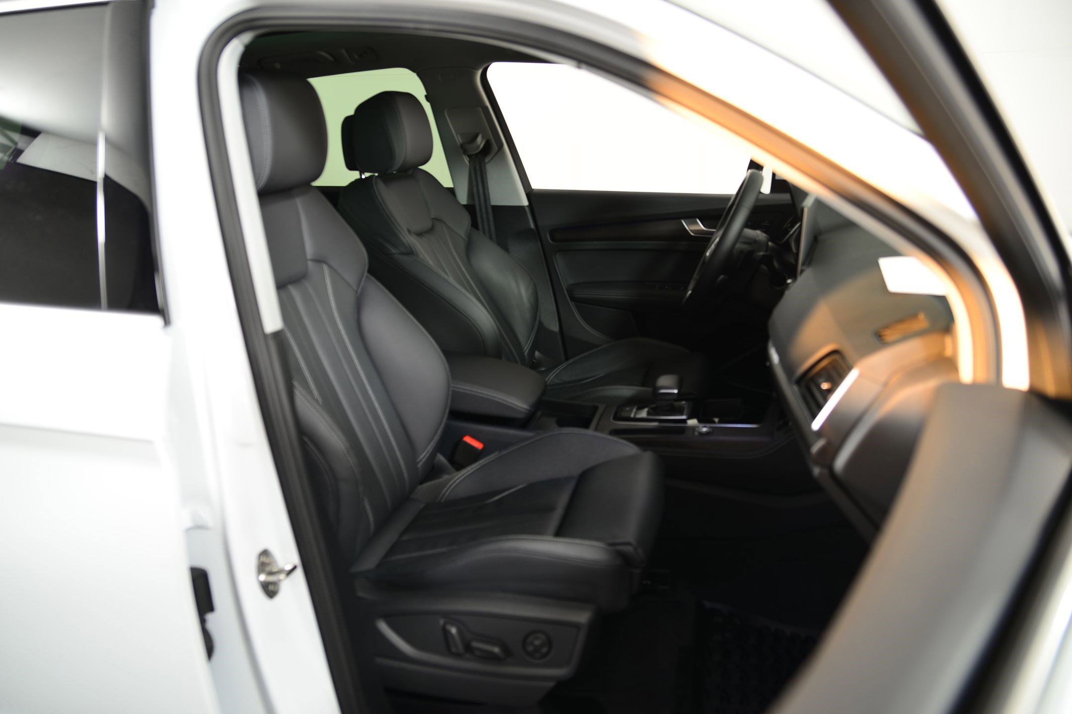 Certified 2025 Audi Q5 e Premium Plus w/ Premium Plus Package image 17