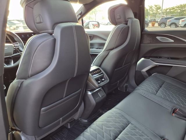 New 2026 Cadillac Lyriq V w/ Exterior Carbon Fiber Package image 13