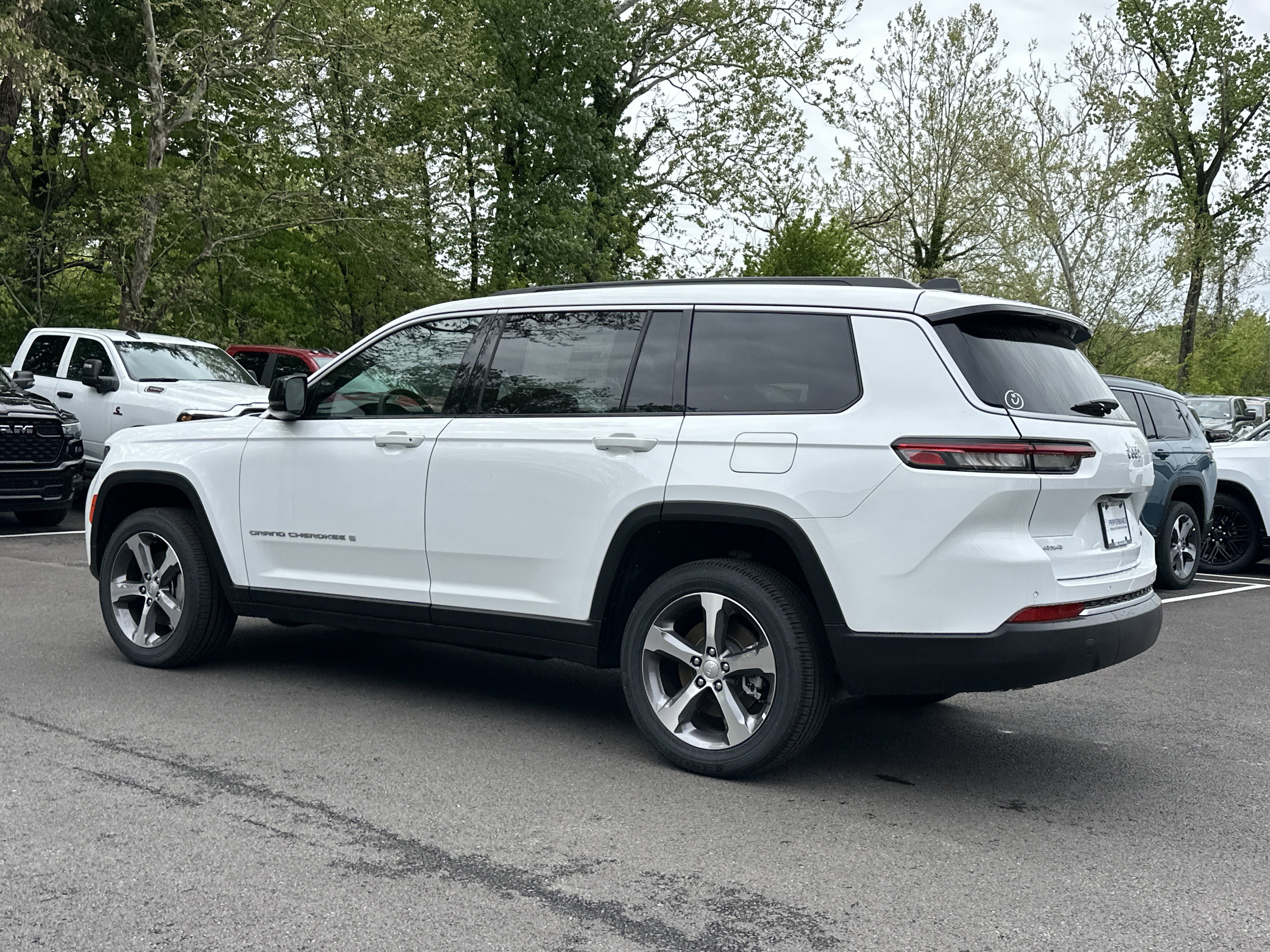 New 2026 Jeep Grand Cherokee L Limited AWD/4WD image 24