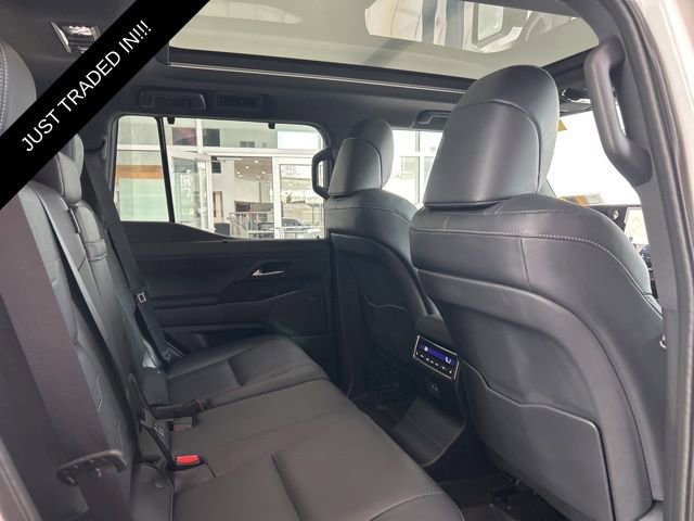 Used 2025 Lexus GX 550 w/ Accessory Package (2T) image 15