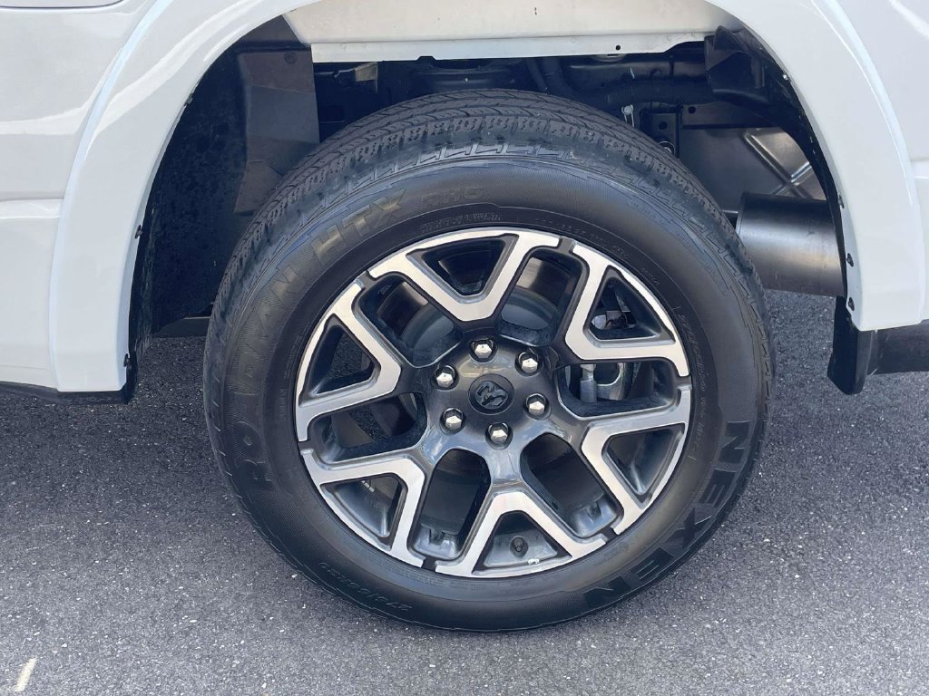Used 2026 RAM 1500 Laramie AWD/4WD image 9