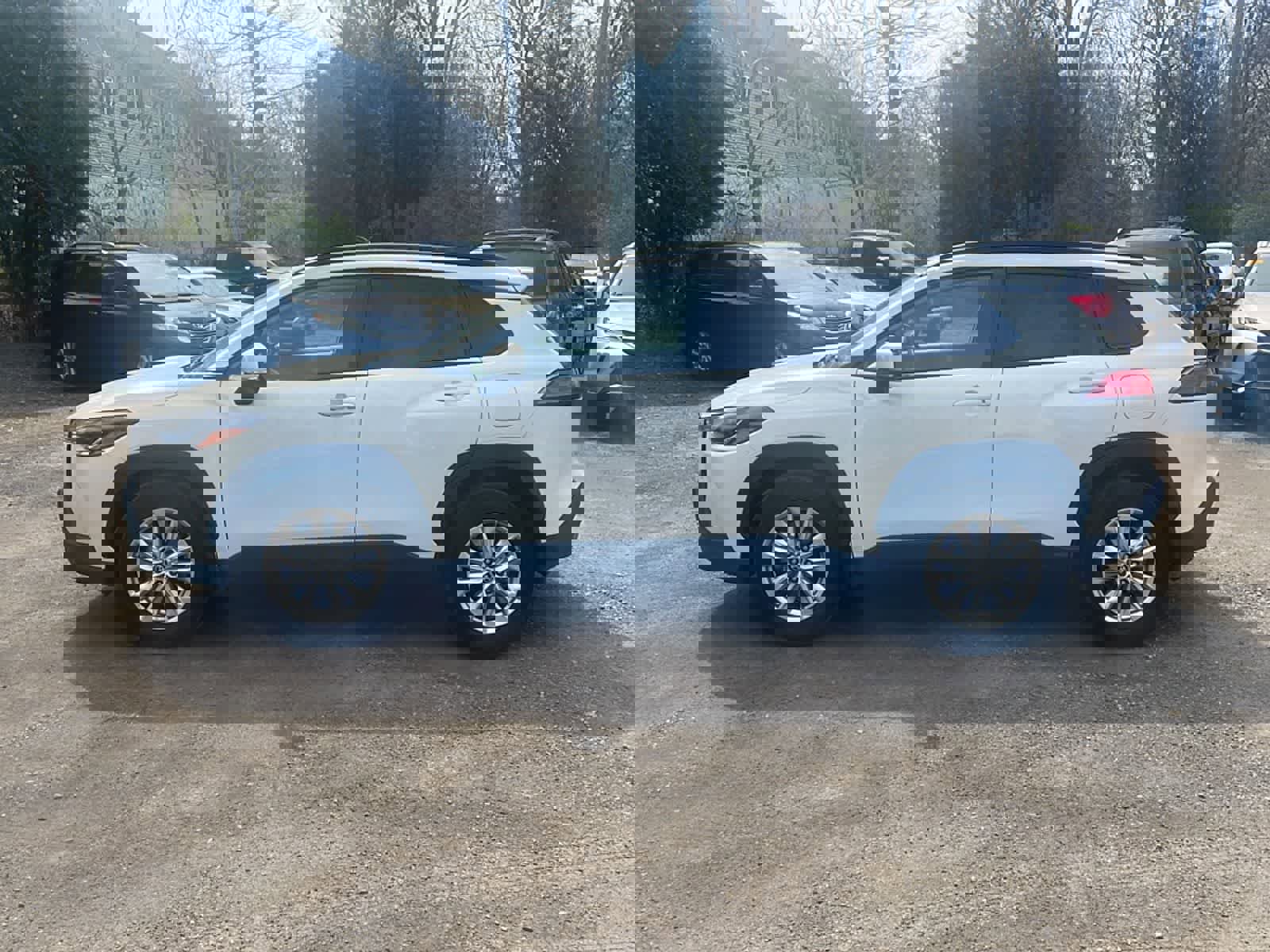 Used 2023 Toyota Corolla Cross LE w/ Moonroof Package image 5