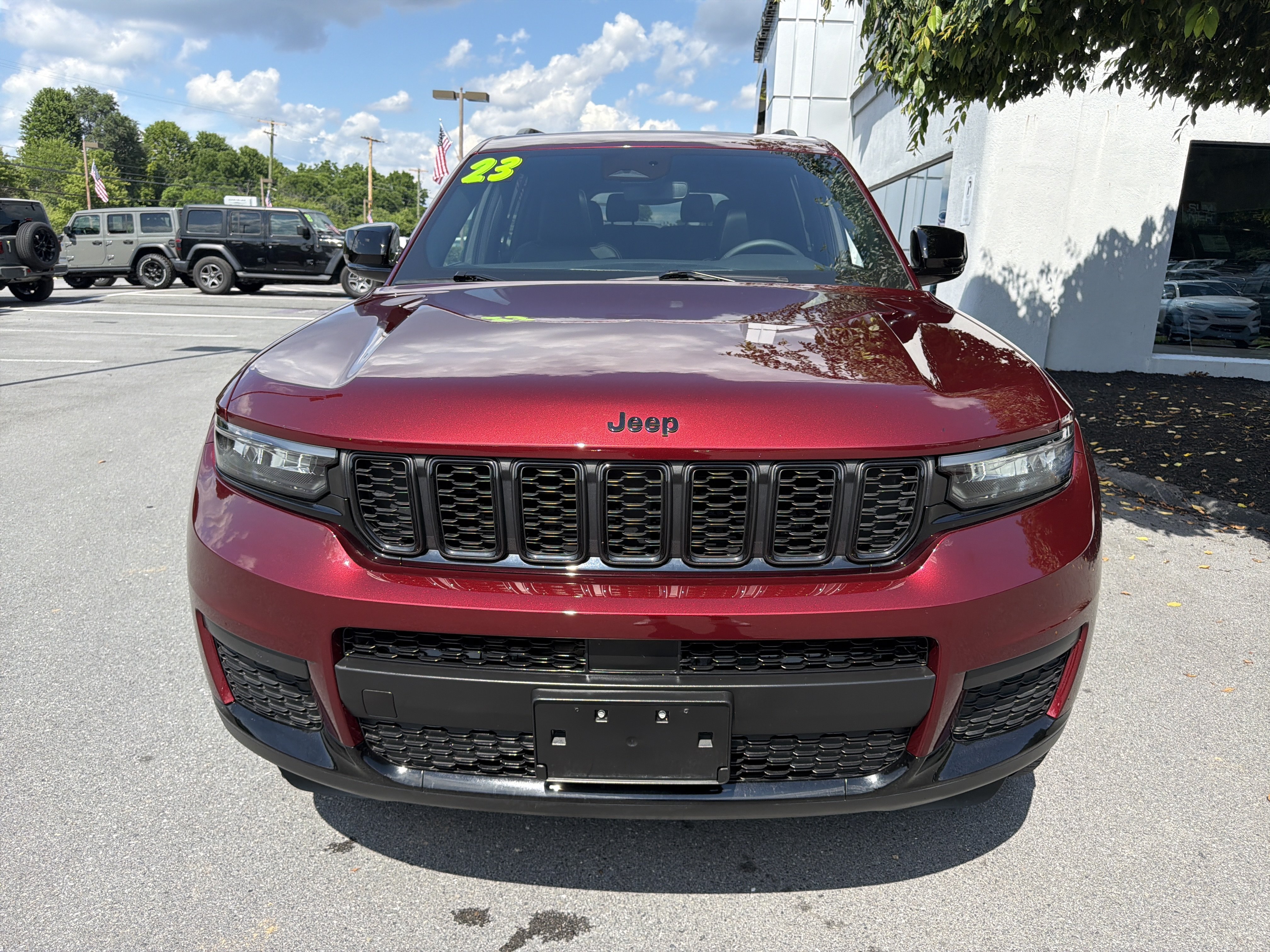 Used 2023 Jeep Grand Cherokee L Laredo AWD/4WD image 9