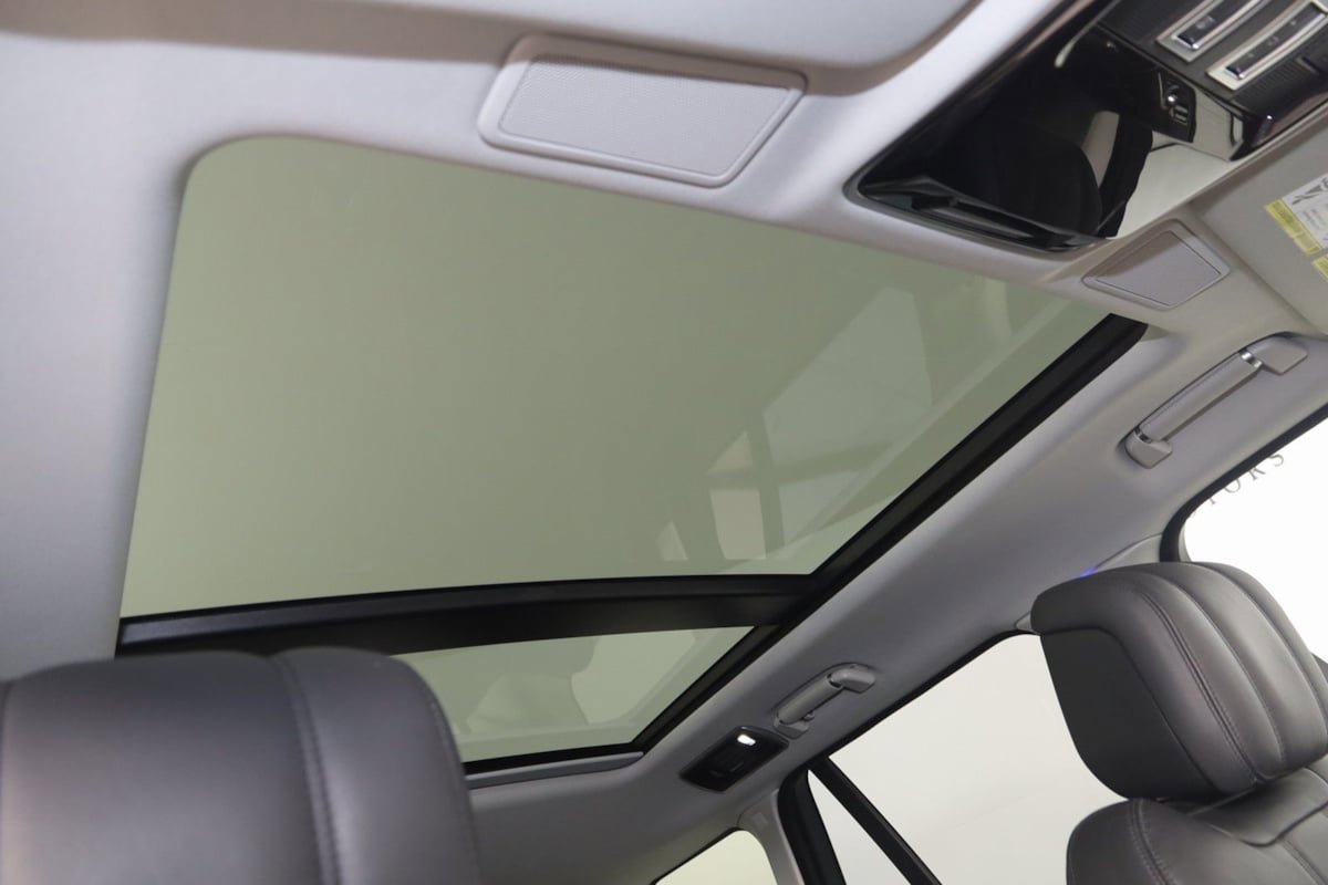 Used 2022 Land Rover Range Rover Westminster Edition image 11