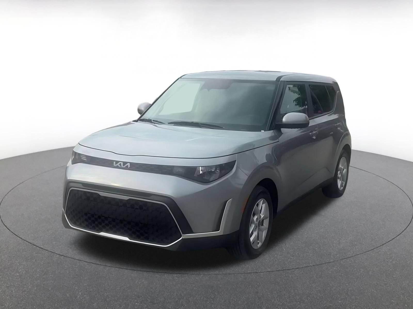 Used 2025 Kia Soul LX w/ LX Technology Package FWD image 6