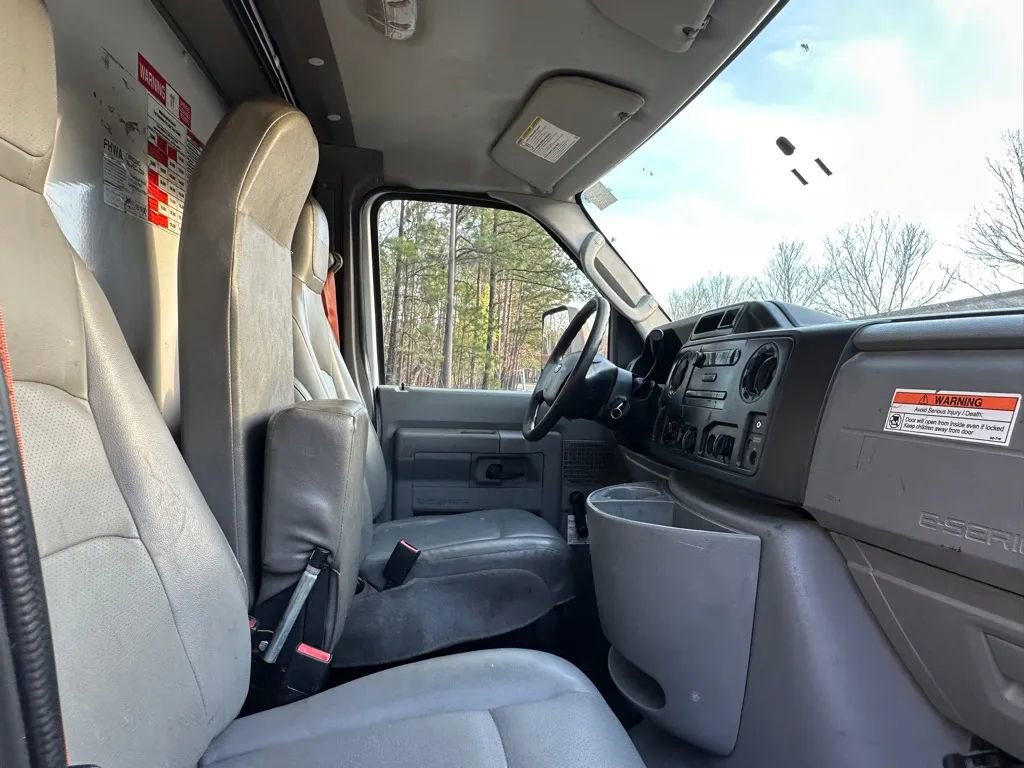 Used 2016 Ford E-350 and Econoline 350 Super Duty image 27