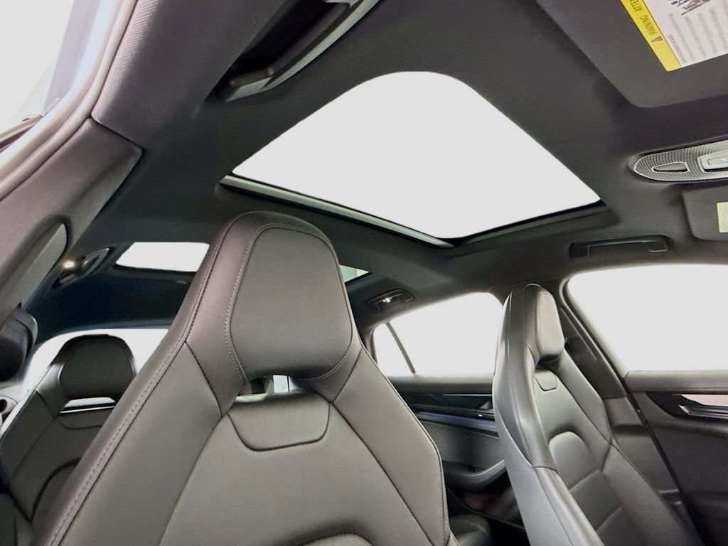 Used 2025 Porsche Panamera image 19