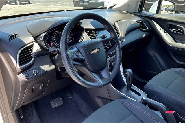 Used 2017 Chevrolet Trax LS w/ Fleet Convenience Package AWD/4WD image 12