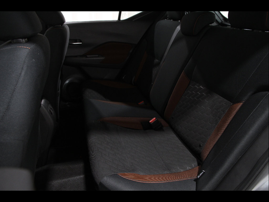 Used 2024 Nissan Kicks SR w/ Exterior Package FWD image 17