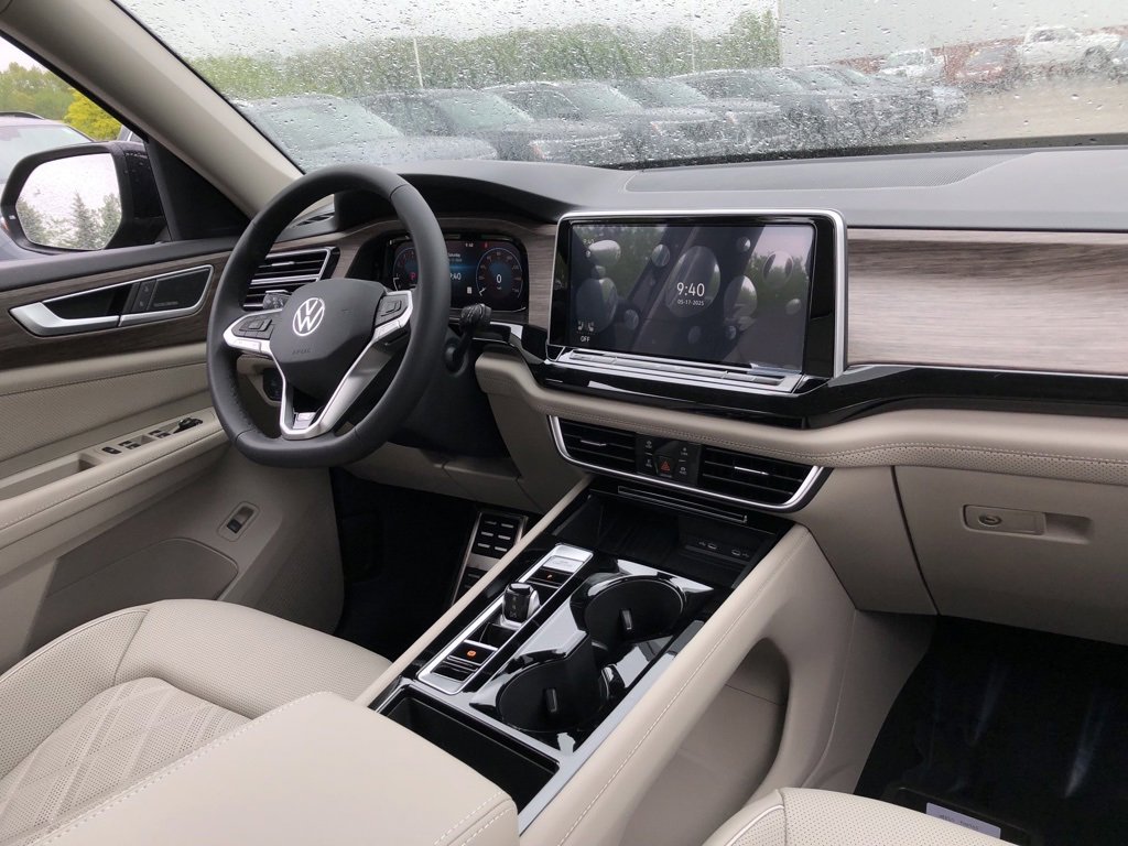New 2025 Volkswagen Atlas SEL Premium R-Line image 17