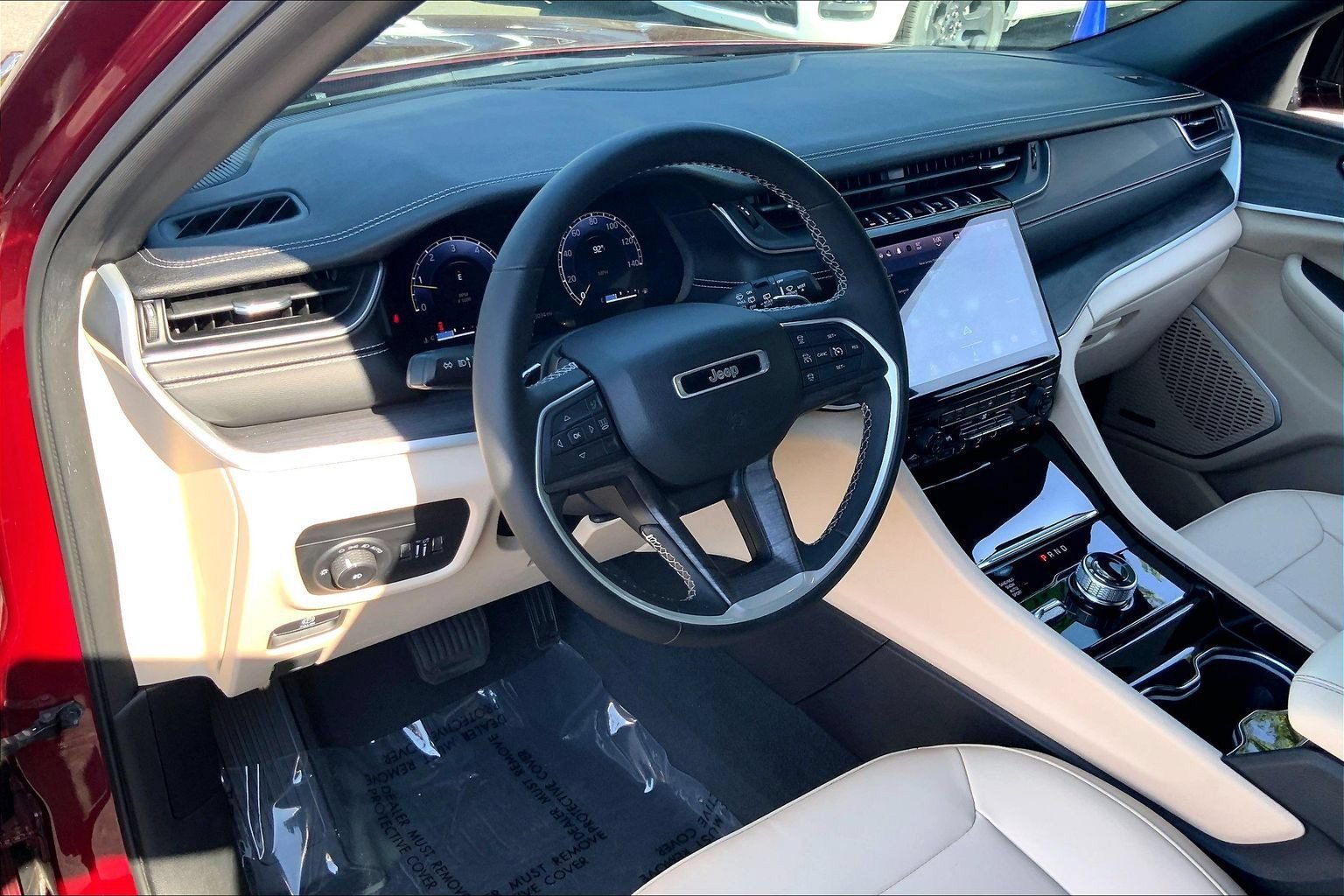 Certified 2023 Jeep Grand Cherokee L Limited w/ Black Appearance Package AWD/4WD image 17