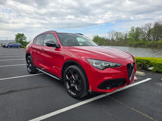 Used 2024 Alfa Romeo Stelvio Veloce AWD/4WD image 59