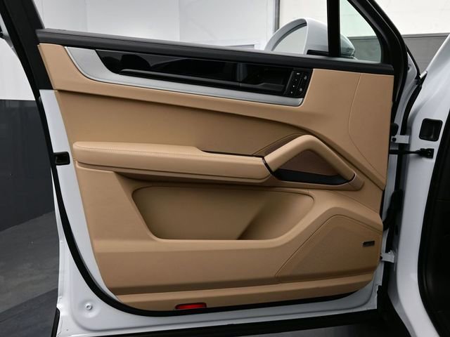 New 2026 Porsche Cayenne Coupe image 7