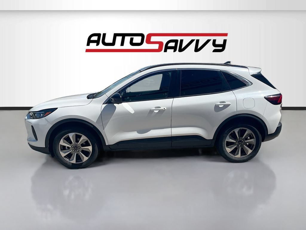 Used 2025 Ford Escape Platinum w/ Premium Technology Package AWD/4WD image 4